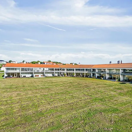 Flot I 1 Raekke Med Udsigt Over Vig Feriehus